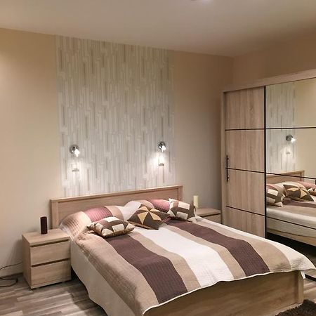 Solaris-Szeged Apartman Apartment Ngoại thất bức ảnh