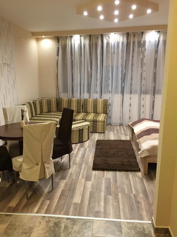 Solaris-Szeged Apartman Apartment Ngoại thất bức ảnh