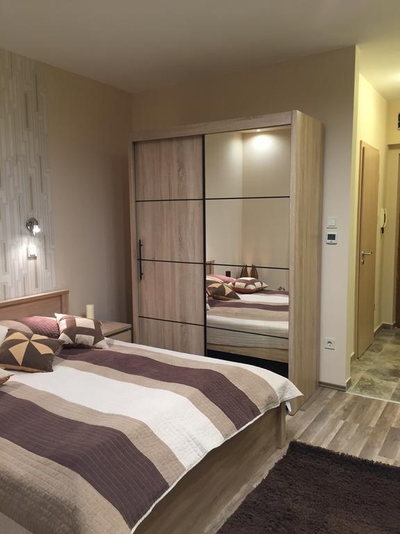 Solaris-Szeged Apartman Apartment Ngoại thất bức ảnh