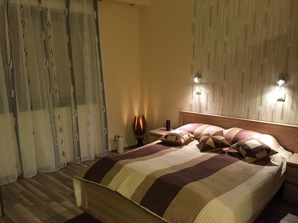 Solaris-Szeged Apartman Apartment Ngoại thất bức ảnh
